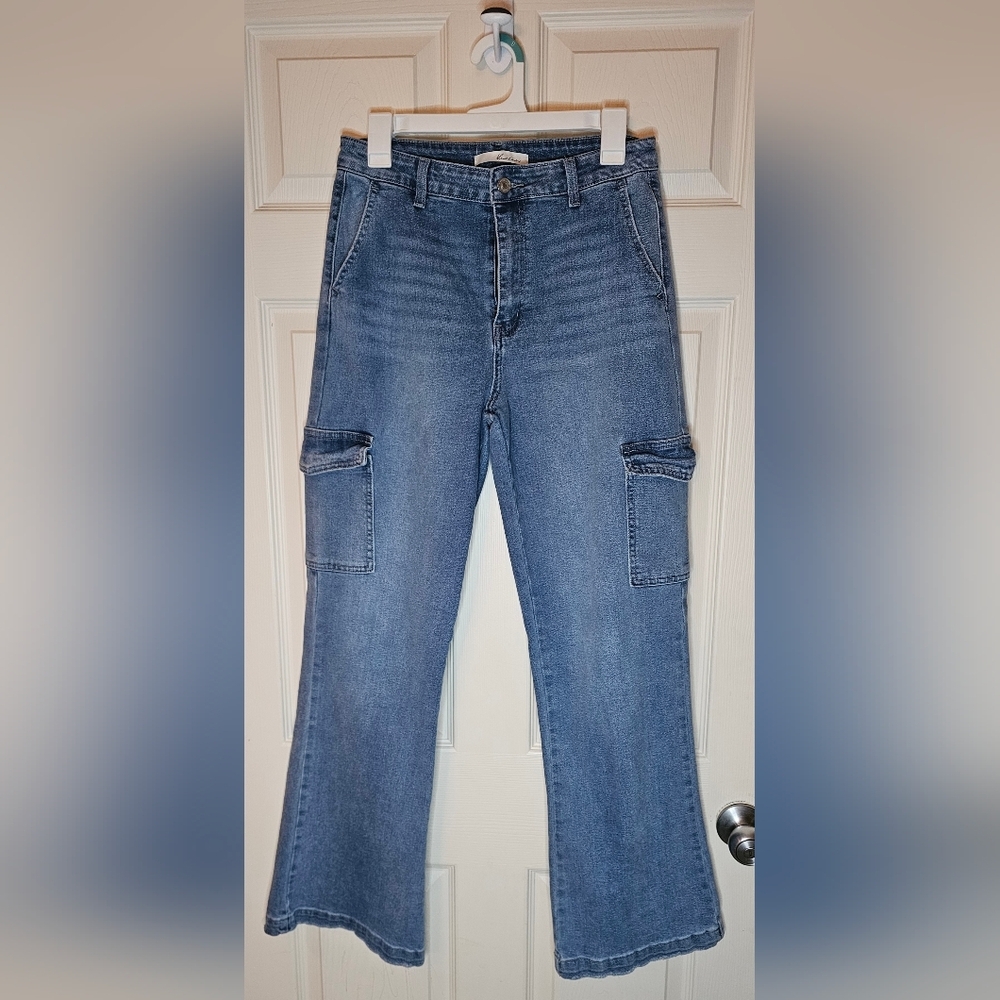 KanCan Aspen High Rise Cargo Wide Flare Jeans (Missing Pocket Button) Size 28
